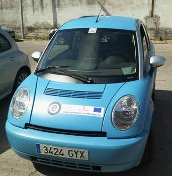 Vehículo de car-sharing de COCHELE S.L. que fue sensorizado con la colaboración del Centro Andaluz de Metrología (Foto cedida por Nuria García Rueda).