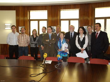 Profesores de Bachillerato posan junto a responsables del programa y de la Facultad de Ciencias de la Universidad de Salamanca.