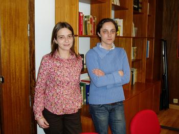 De izquierda a derecha, Teresa Carretero y Elsa Fernández, de los departamentos jurídico y técnico de Biomerc