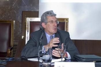 El Premio Nacional de Investigación 2005 Pedro Echenique.